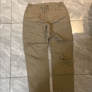 Amazon Men's Cargo Pants in Olive Green